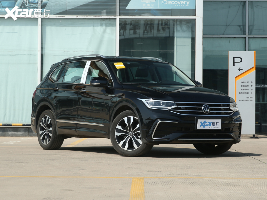 2022;^L 330TSI ԄӃR-LineԽ