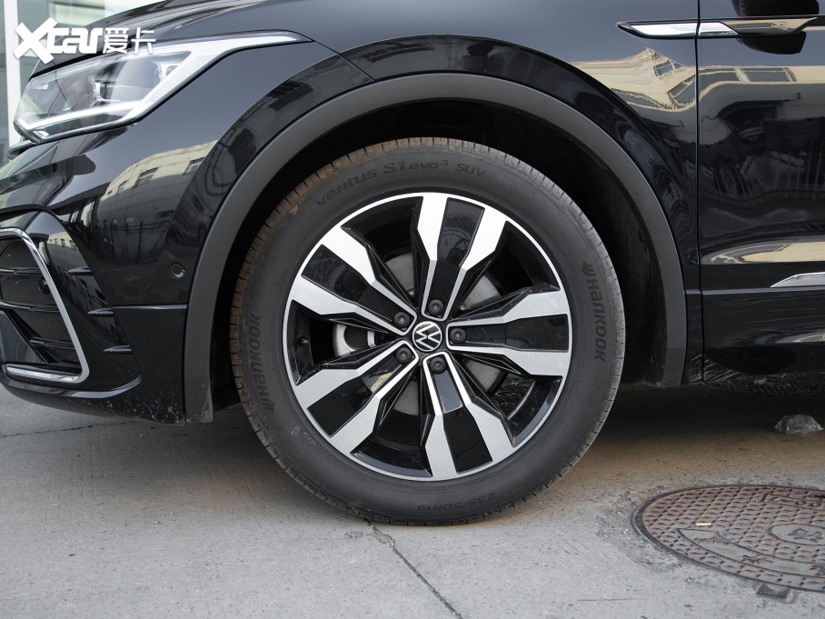 2022;^L 330TSI ԄӃR-LineԽ