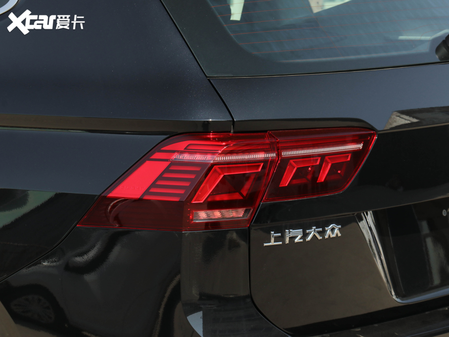 2022;^L 330TSI ԄӃR-LineԽ