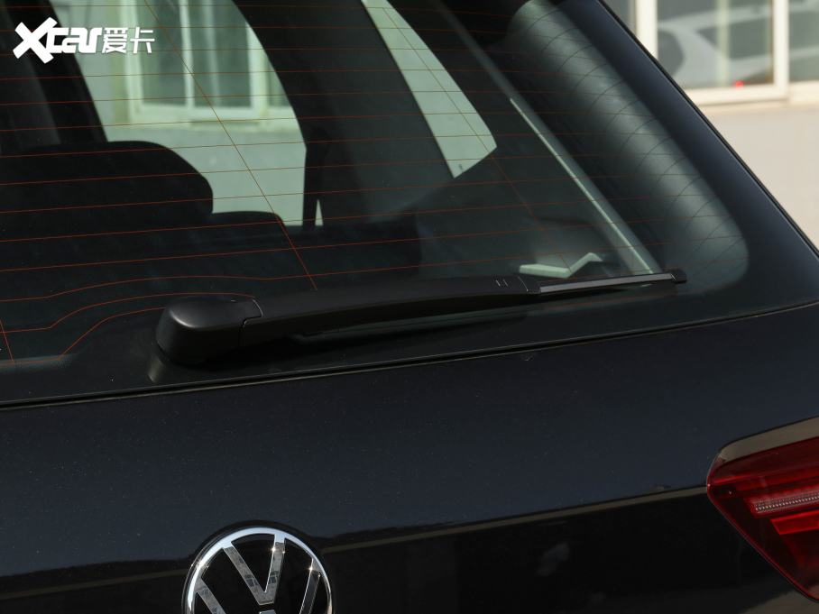 2022;^L 330TSI ԄӃR-LineԽ