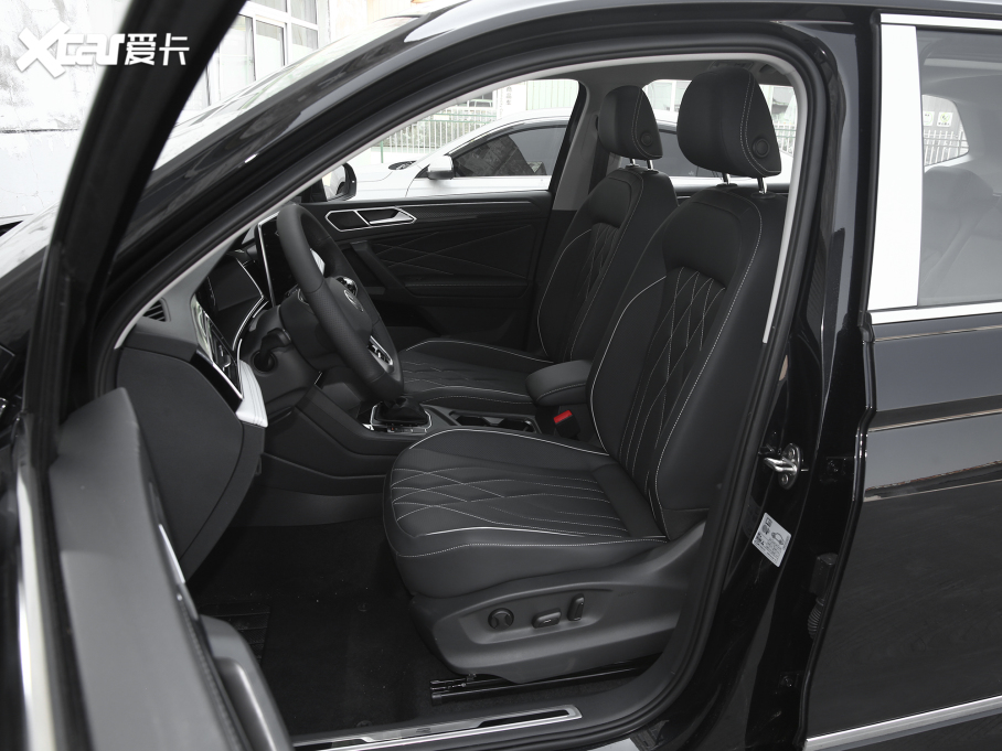 2022;^L 330TSI Ԅ(dng)(q)R-LineԽ