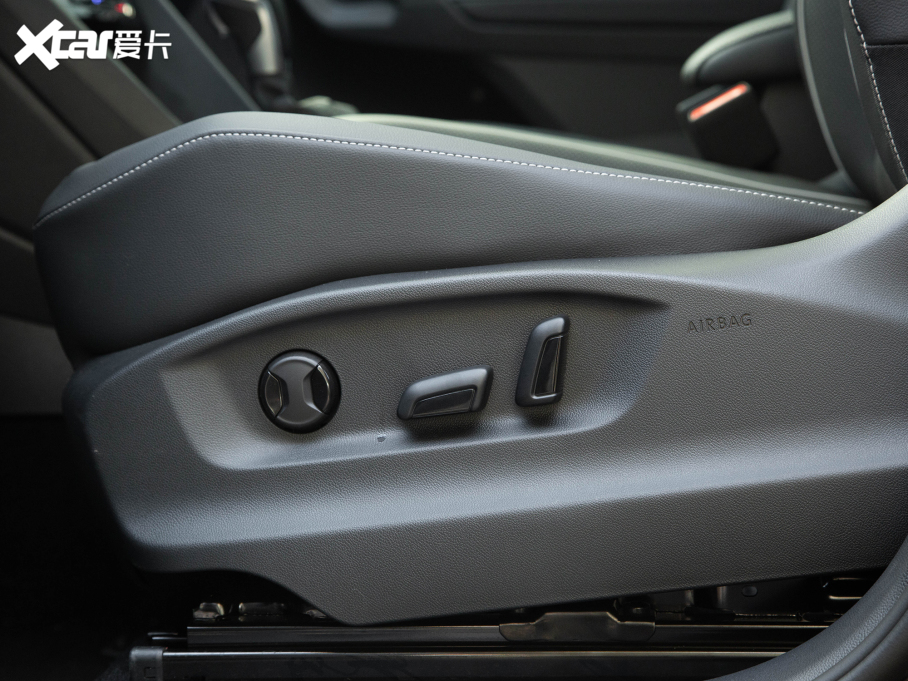 2022;^L 330TSI ԄӃR-LineԽ