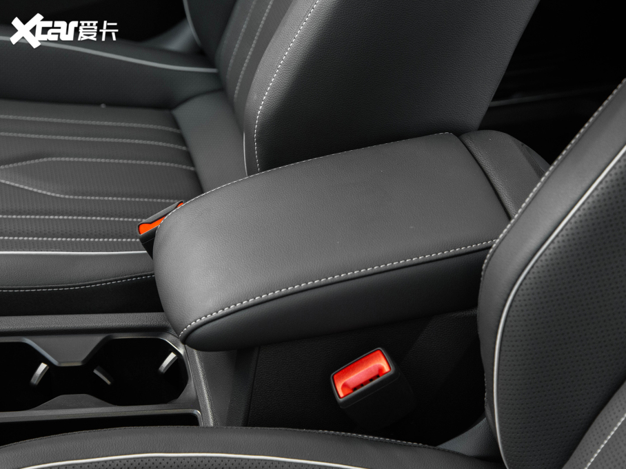 2022;^L 330TSI ԄӃR-LineԽ