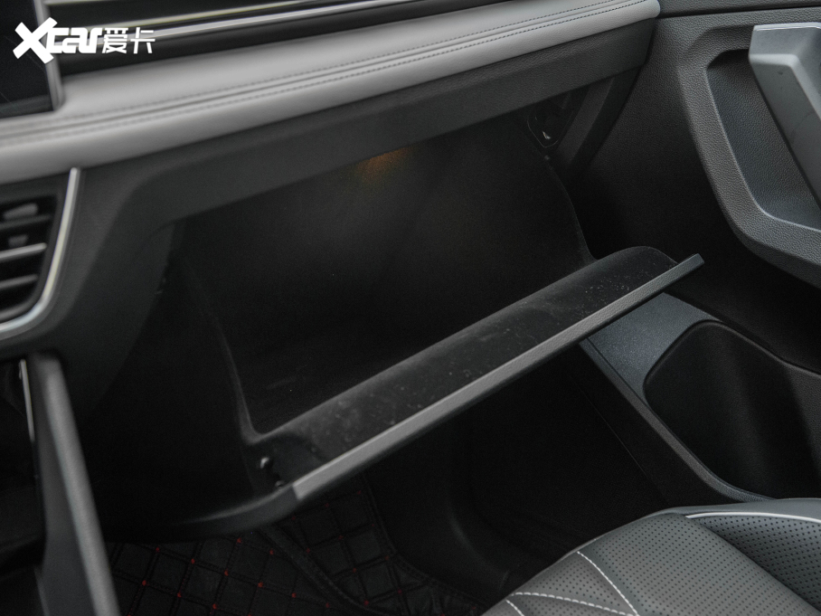 2022;^L 330TSI ԄӃR-LineԽ