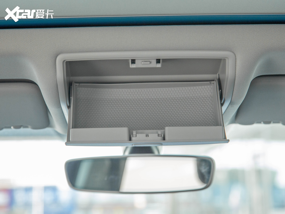 2022;^L 330TSI ԄӃR-LineԽ