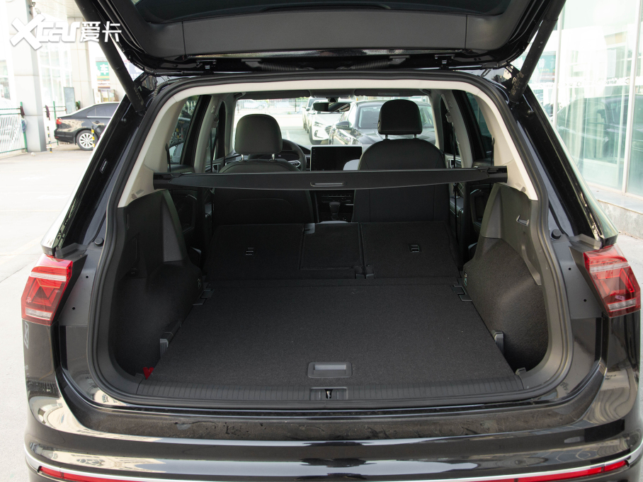 2022;^L 330TSI ԄӃR-LineԽ