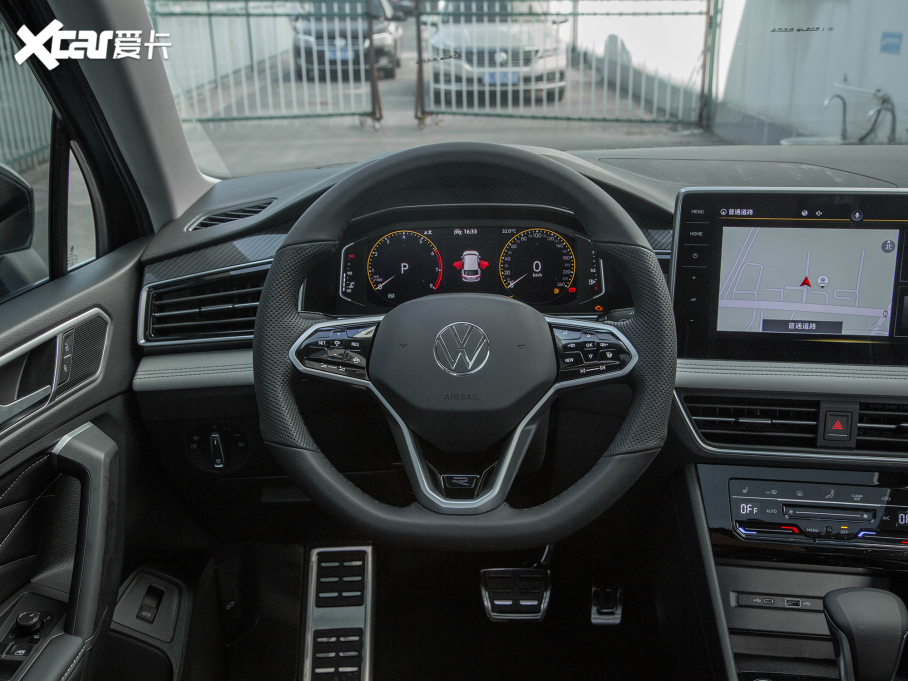 2022;^L 330TSI ԄӃR-LineԽ