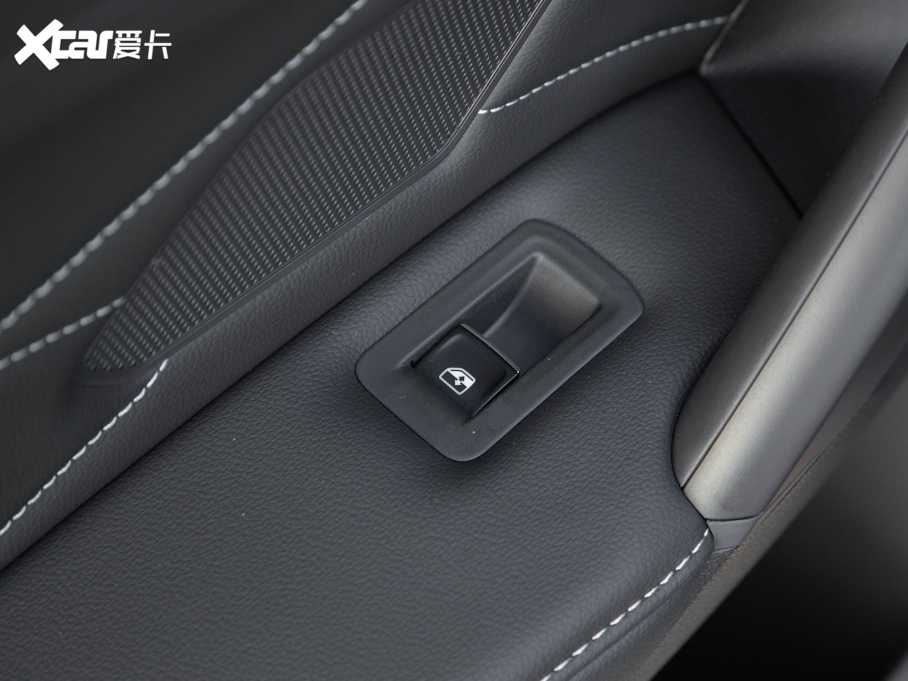 2022;^L 330TSI ԄӃR-LineԽ