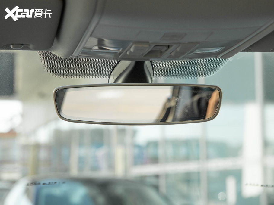 2022;^L 330TSI ԄӃR-LineԽ