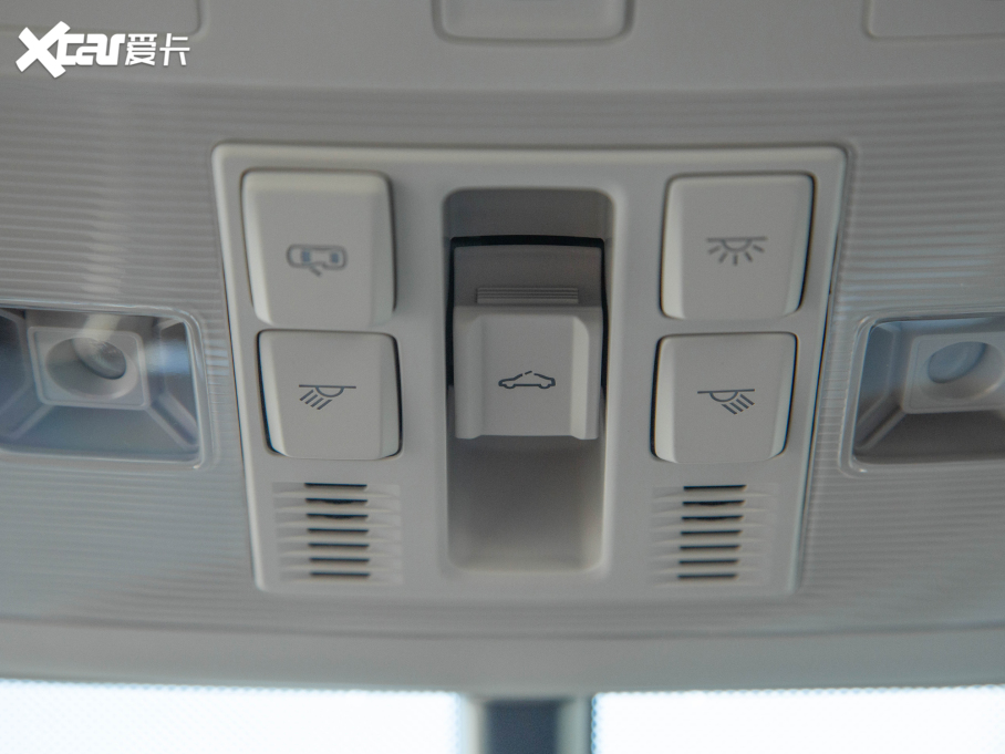 2022;^L 330TSI ԄӃR-LineԽ