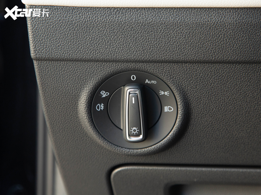 2022;^L 330TSI ԄӃR-LineԽ