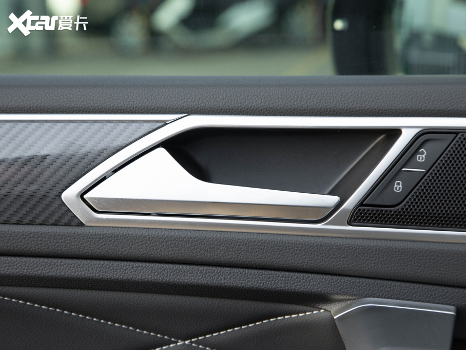 2022;^L 330TSI ԄӃR-LineԽ