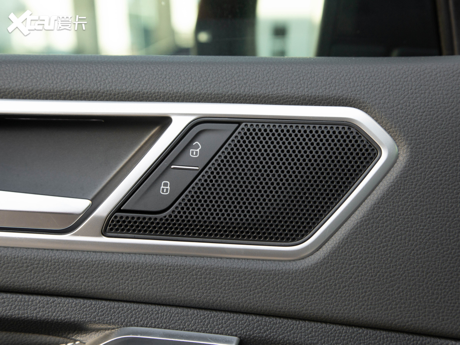 2022;^L 330TSI ԄӃR-LineԽ