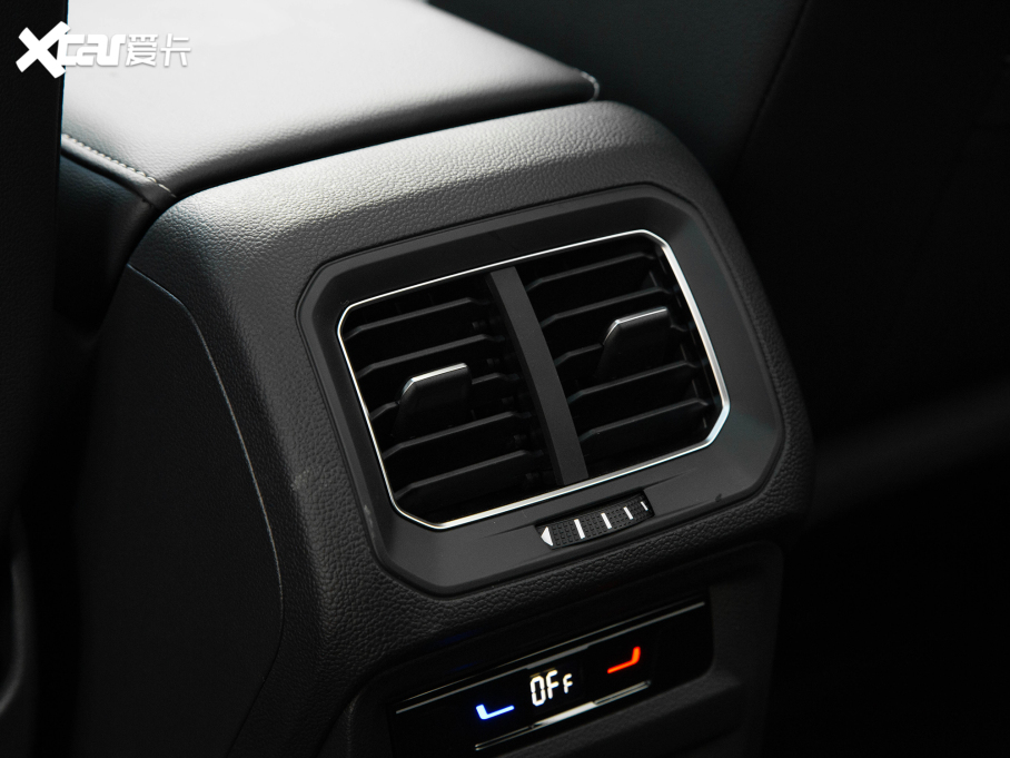 2022;^L 330TSI ԄӃR-LineԽ