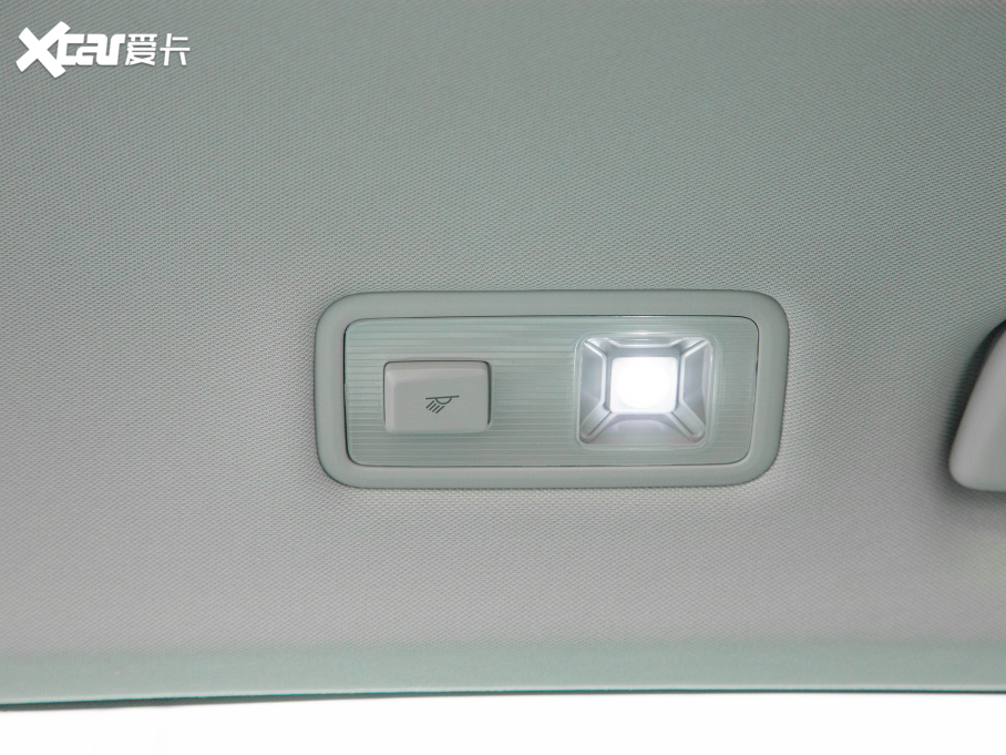 2022;^L 330TSI ԄӃR-LineԽ