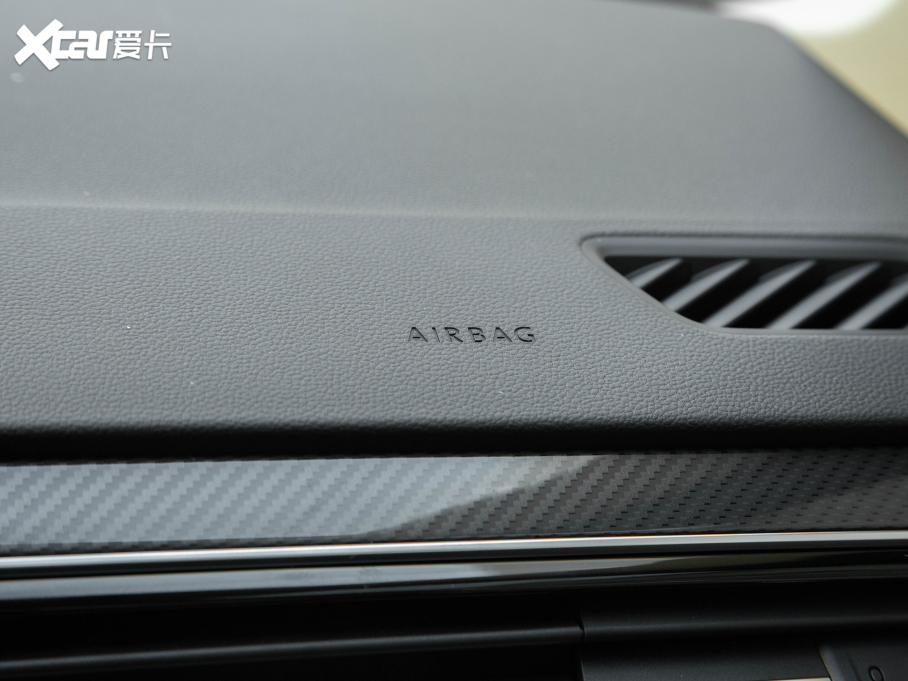 2022;^L 330TSI ԄӃR-LineԽ