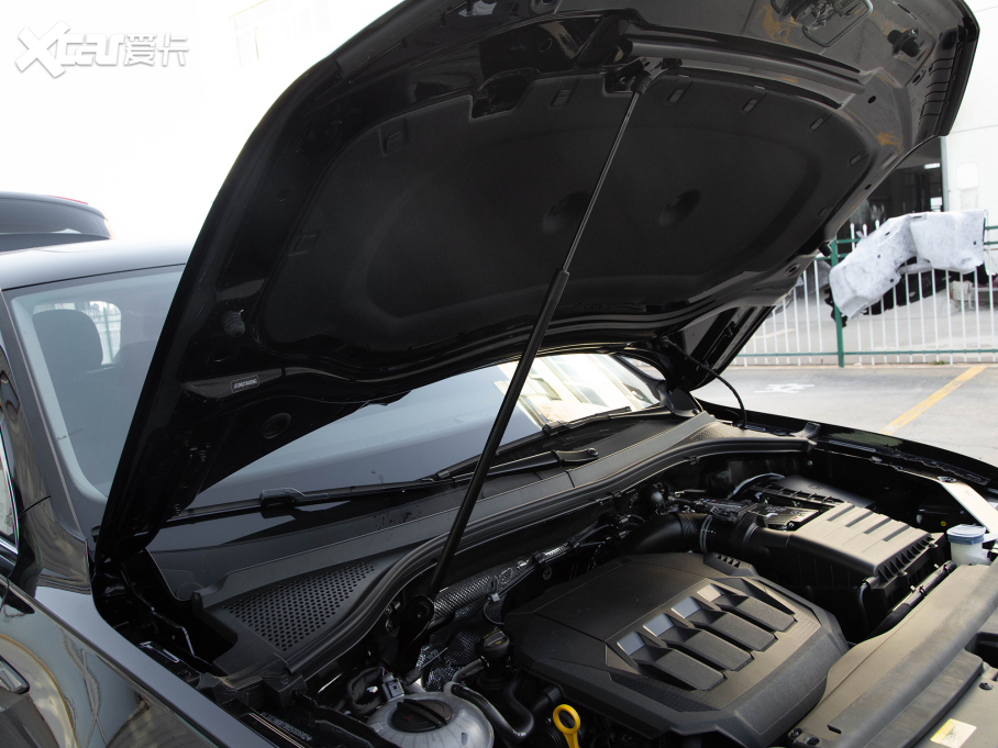 2022;^L 330TSI ԄӃR-LineԽ