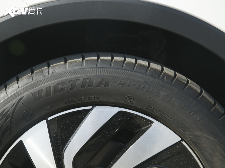 2022;^L 330TSI ԄӃ