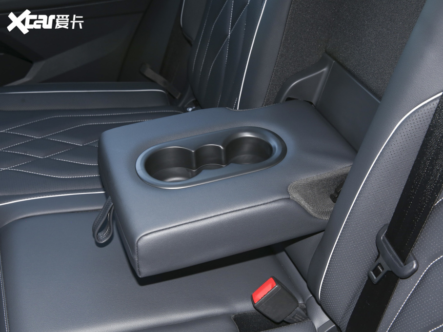 2022;^L 330TSI ԄӃ