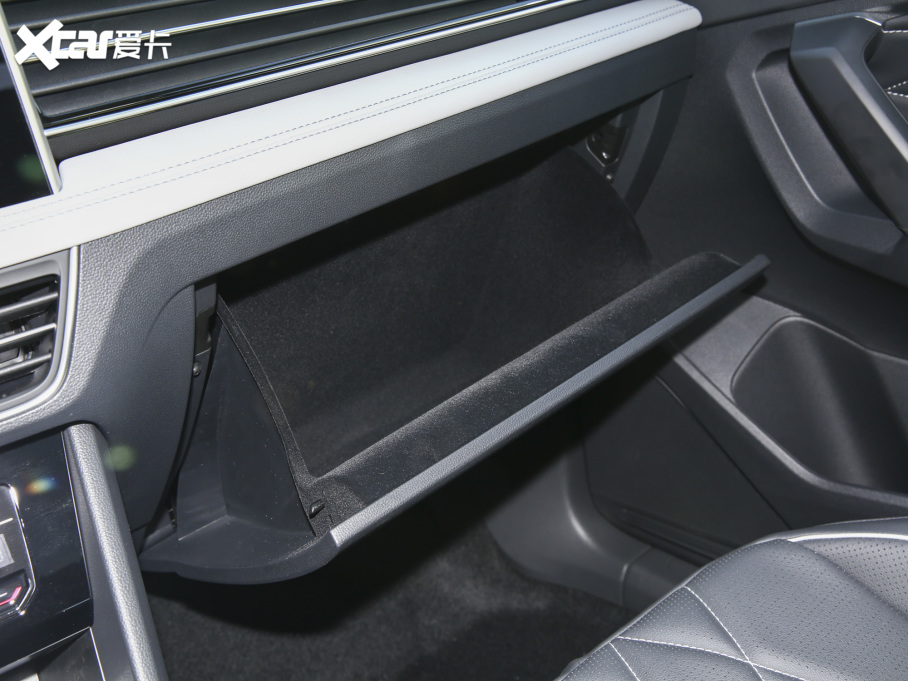 2022;^L 330TSI ԄӃ