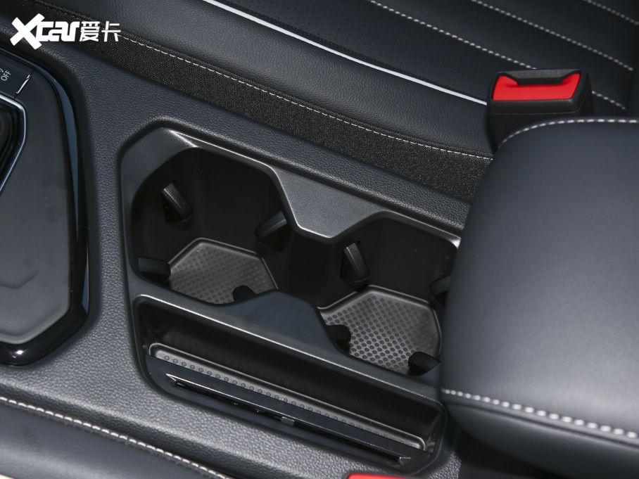 2022;^L 330TSI ԄӃ