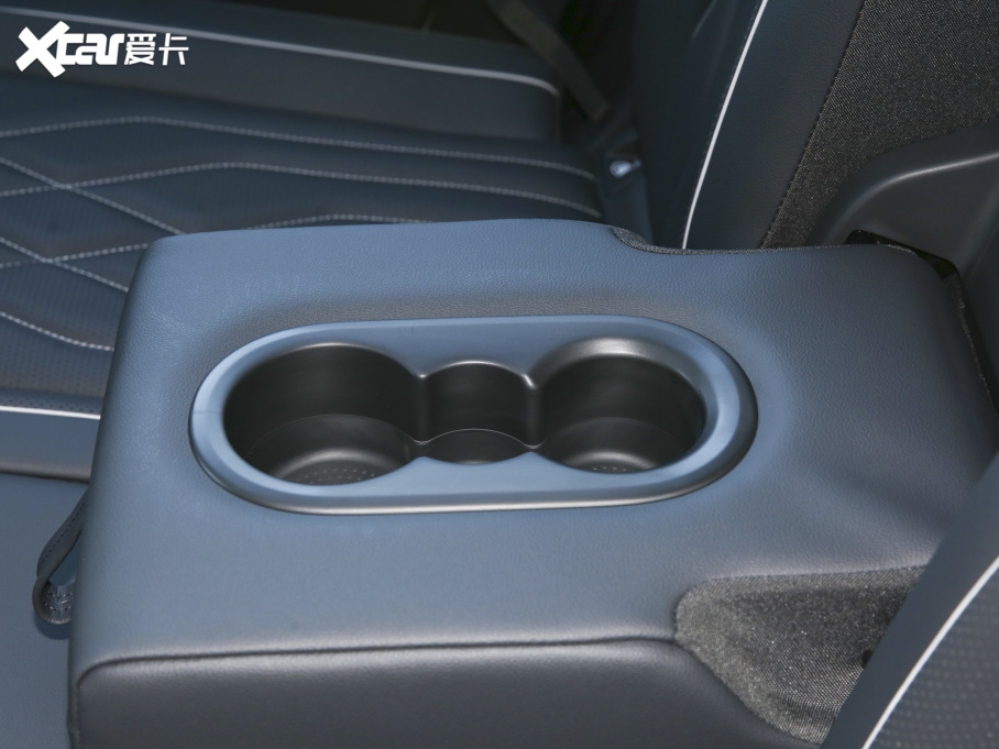 2022;^L 330TSI ԄӃ