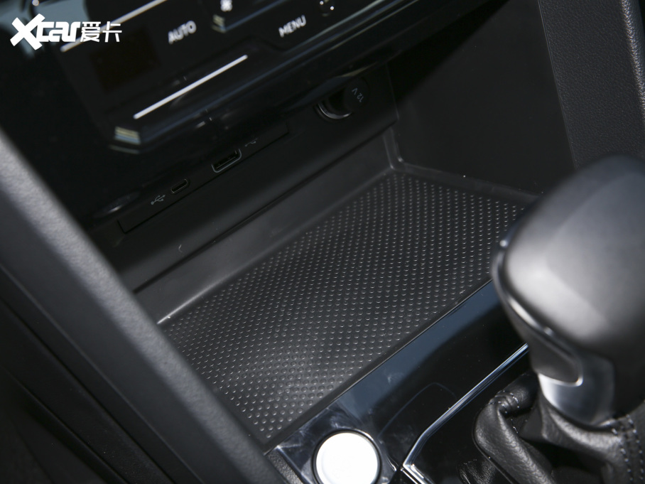 2022;^L 330TSI ԄӃ