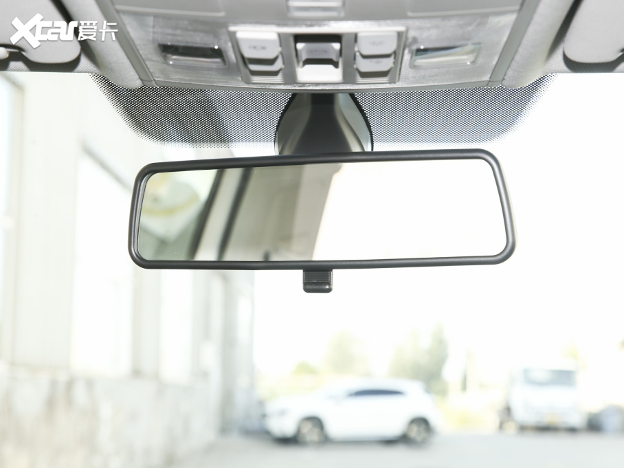 2022;^L 330TSI ԄӃ