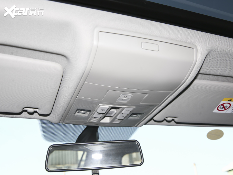 2022;^L 330TSI ԄӃ