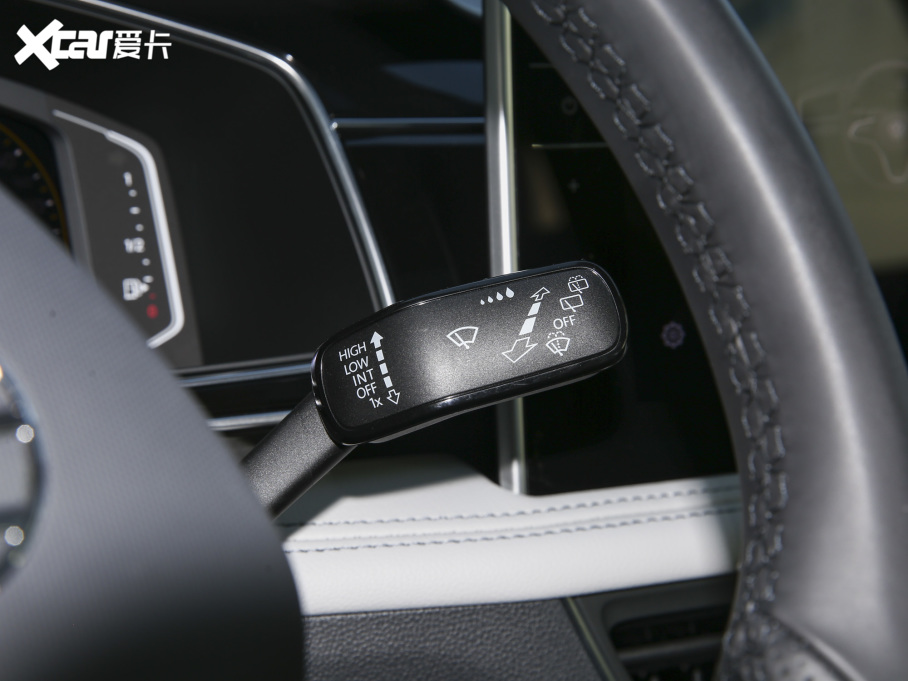 2022;^L 330TSI ԄӃ