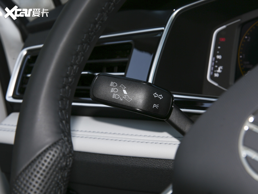 2022;^L 330TSI ԄӃ