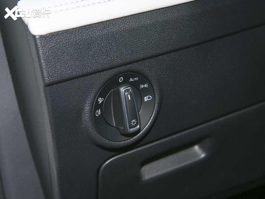 2022;^L 330TSI ԄӃ