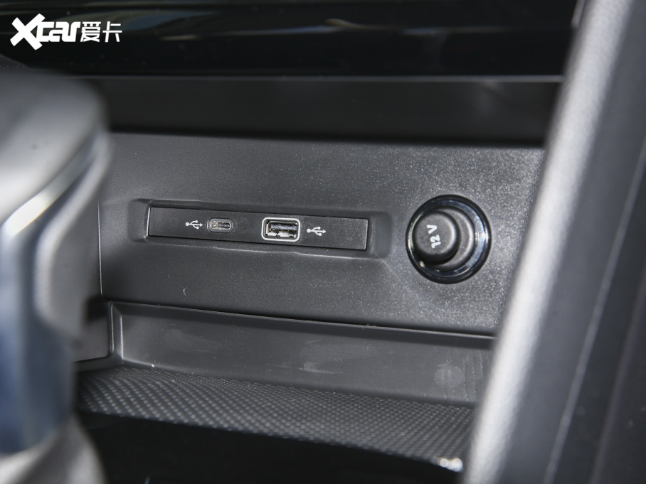 2022;^L 330TSI ԄӃ