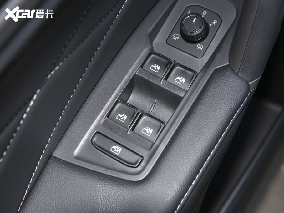 2022;^L 330TSI ԄӃ