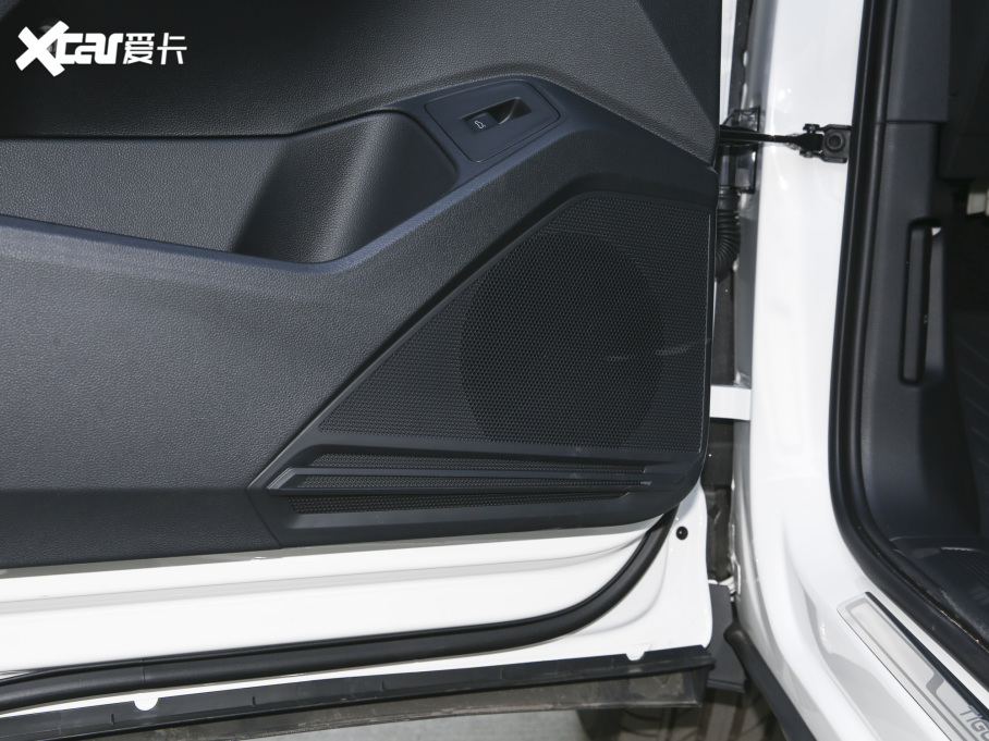 2022;^L 330TSI ԄӃ