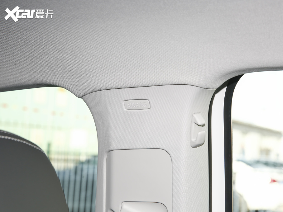 2022;^L 330TSI ԄӃ