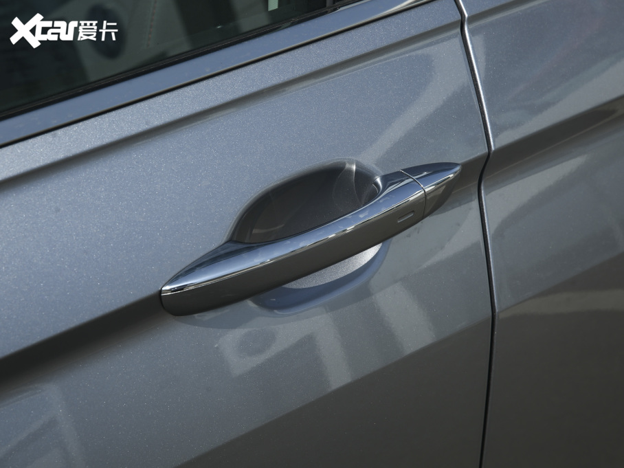 2022;^L 330TSI ԄӃR-LineŞ