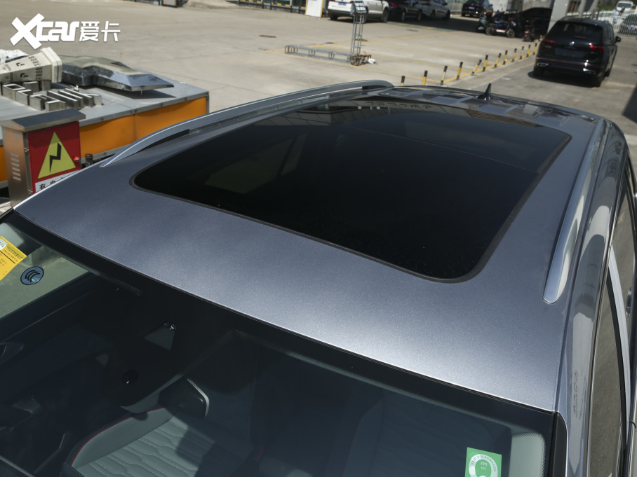 2022;^L 330TSI ԄӃR-LineŞ