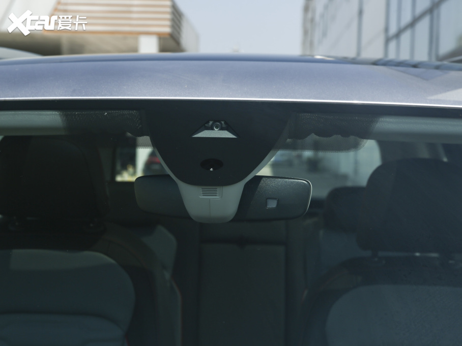 2022;^L 330TSI ԄӃR-LineŞ