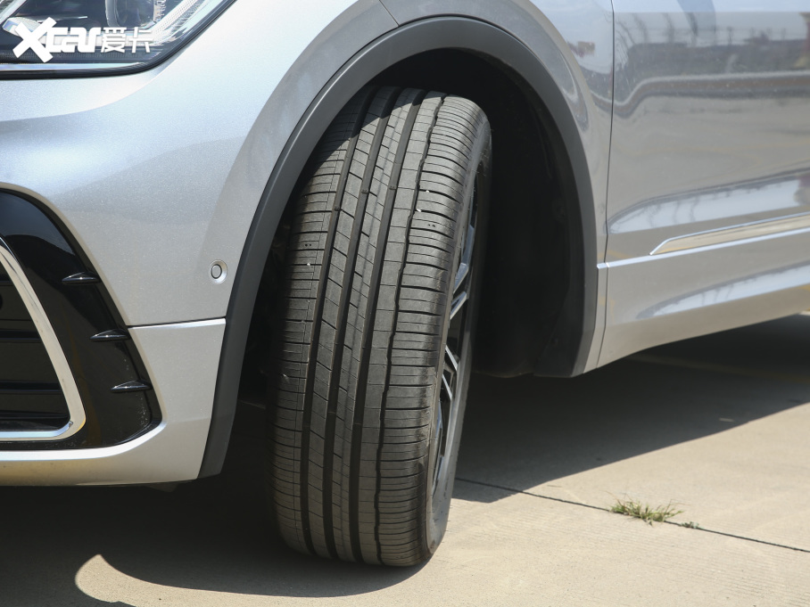 2022;^L 330TSI ԄӃR-LineŞ