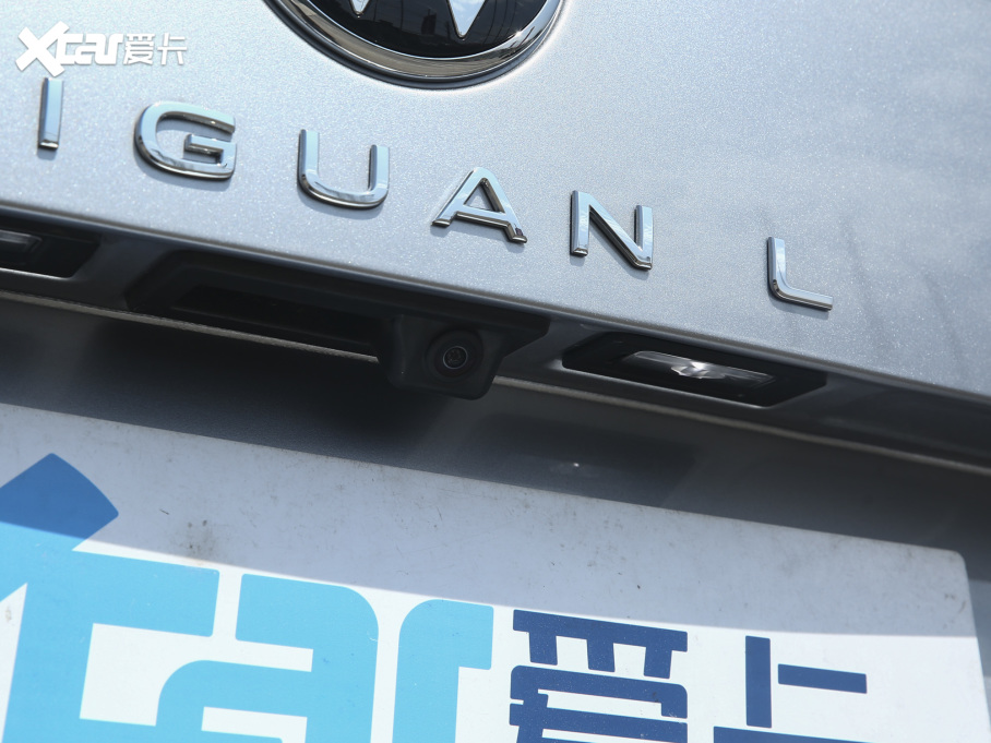 2022;^L 330TSI ԄӃR-LineŞ