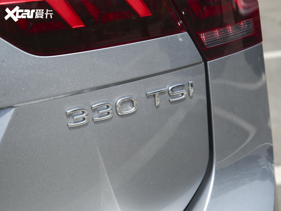 2022;^L 330TSI ԄӃR-LineŞ