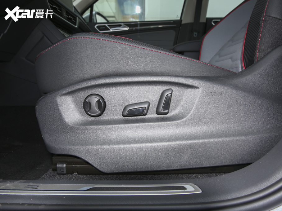 2022;^L 330TSI ԄӃR-LineŞ