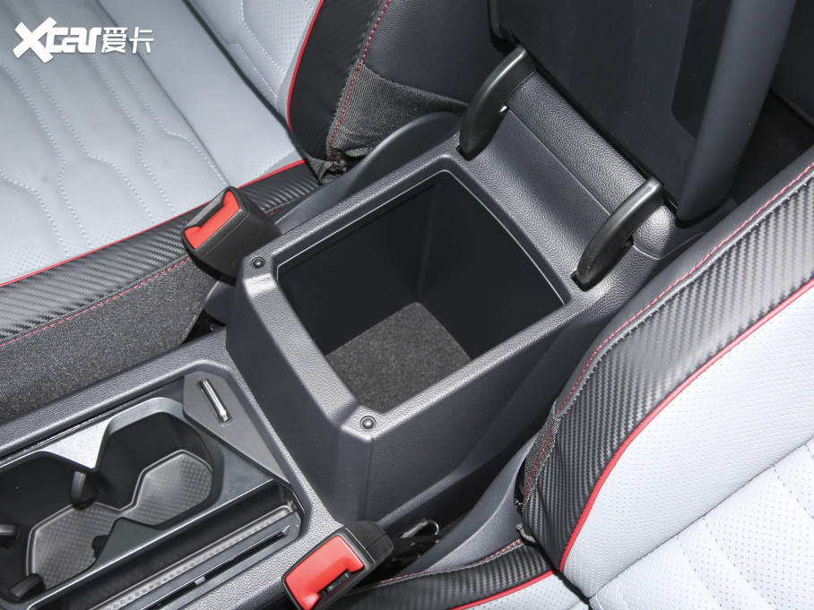 2022;^L 330TSI ԄӃR-LineŞ