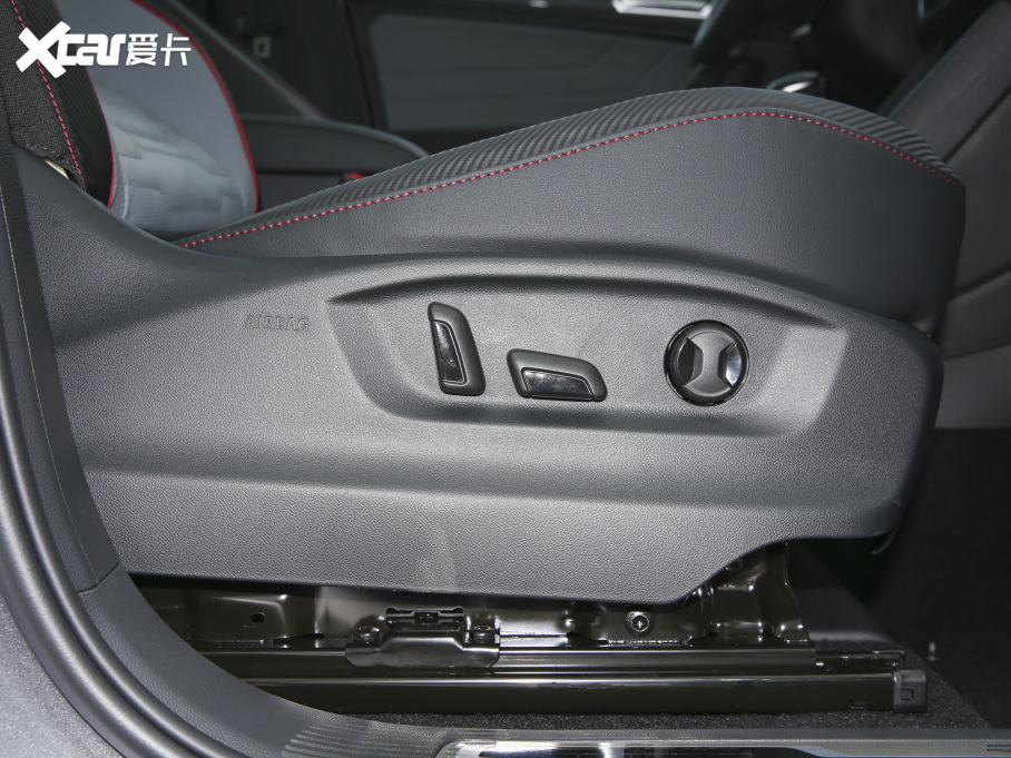 2022;^L 330TSI ԄӃR-LineŞ