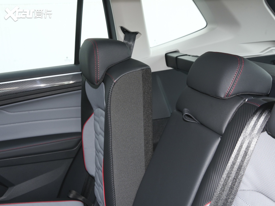 2022;^L 330TSI ԄӃR-LineŞ