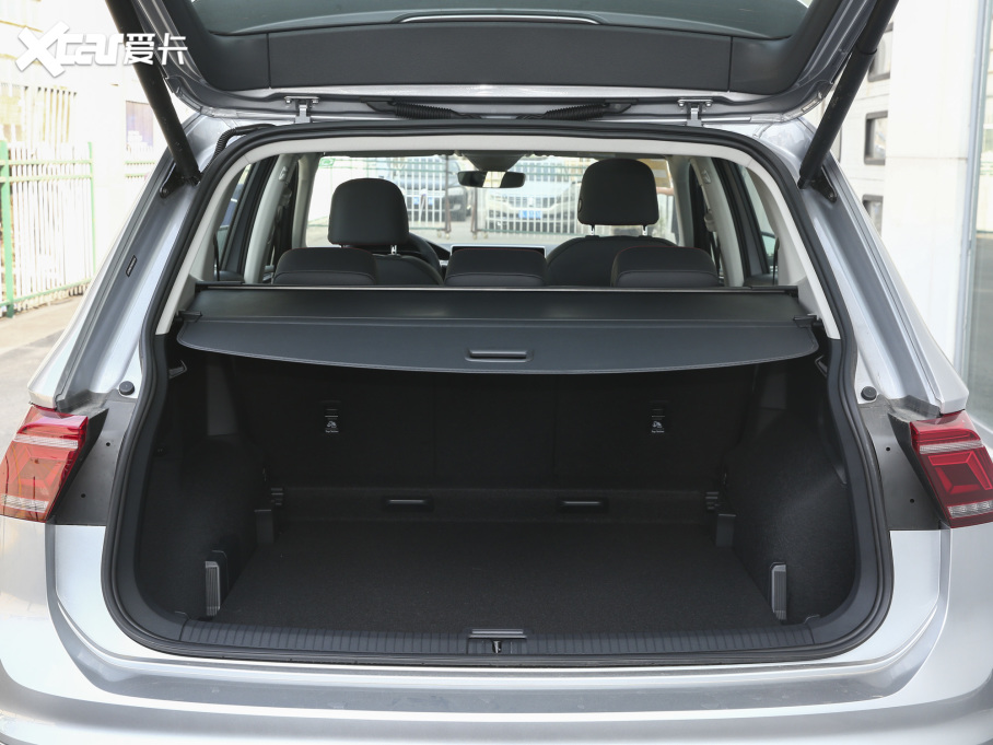 2022;^L 330TSI ԄӃR-LineŞ