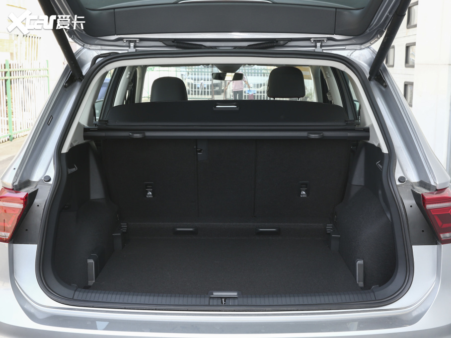 2022;^L 330TSI ԄӃ(q)R-LineŞ