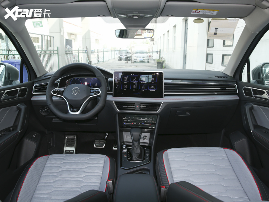 2022;^L 330TSI Ԅ(dng)(q)R-LineŞ