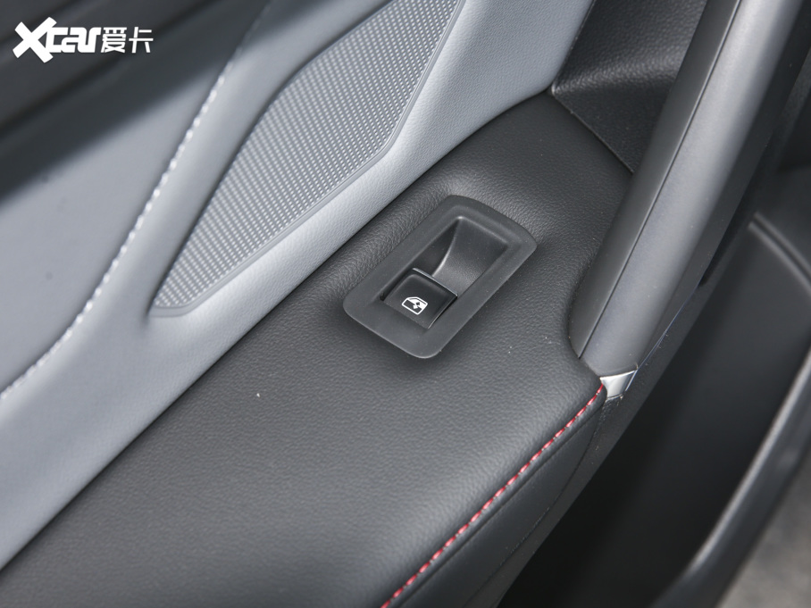 2022;^L 330TSI ԄӃ(q)R-LineŞ